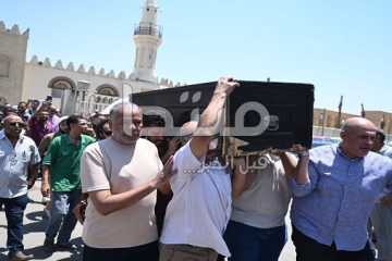 تشييع جنازة الفنان أحمد فرحات من مسجد عمرو بن العاص