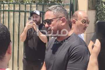 بحضور نجوم الفن والرياضة.. مشاهد من جنازة صلاح حسني نجم الأهلي السابق