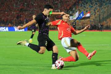 الأهلي يفوز على العين الإماراتي بثلاثية