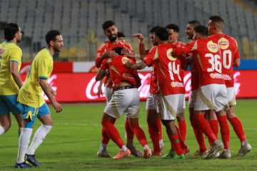 الأهلي يهزم الإسماعيلي برباعية ويصعد لصدارة الدوري مؤقتًا