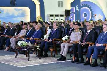 في عيد العمال.. الرئيس السيسي يفتتح عددًا من المشروعات والمصانع