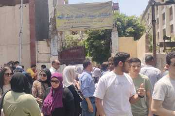 طلاب الثانوية العامة ينتهون من أداء امتحان اللغة العربية