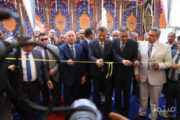 وزير الزراعة ومحافظ القاهرة يفتتحان معرض السلع بميدان باب الشعرية