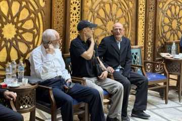 الخطيب وعدد من نجوم الأهلي القدامي في عزاء أحمد عبد الباقي