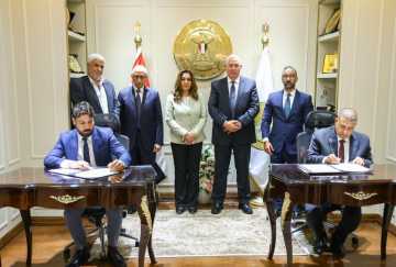 «التنمية» توقع عقدي تعاون مع شركة «إيتوس» لدعم منظومة المخلفات بالعريش