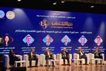 وزير الطيران: تشجيع الاستثمارات الخاصة يسهم في زيادة الطاقة التشغيلية وتطوير خدمة المسافرين