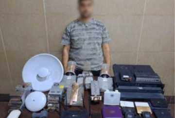 القبض على مدير شبكة لـ فك شفرة القنوات الفضائية في هذه المنطقة بالجيزة