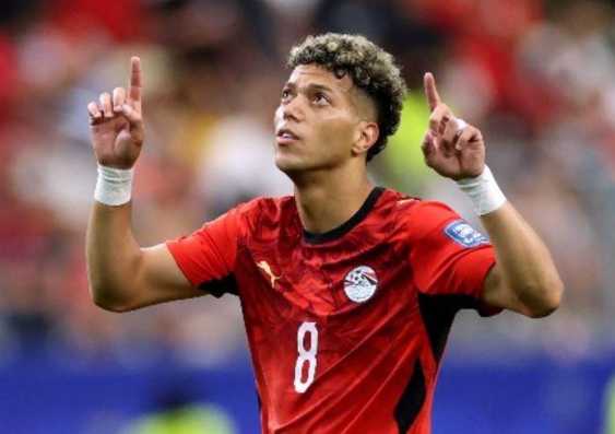 سيف زاهر يوجه رسالة نارية لـ إمام عاشور: جمهور الأهلي عايز يشوف مقابل للفلوس (فيديو)