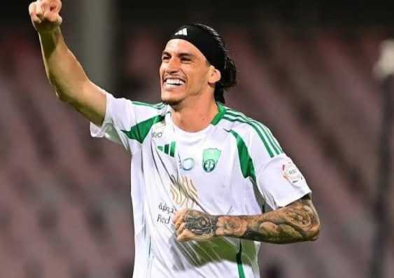 الأهلي السعودي يجدد عقد روجر إيبانيز حتى 2030