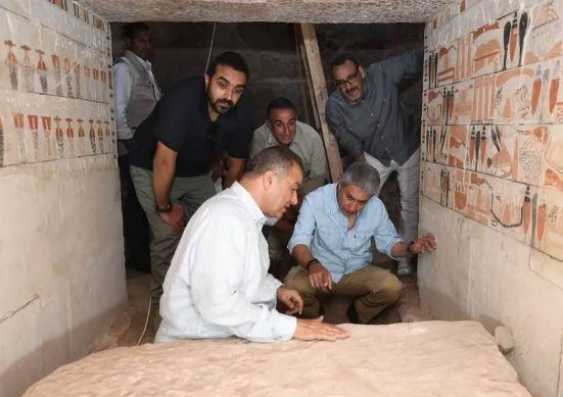 «سقارة لم تبح بأسرارها».. الآثار تكشف تفاصيل جديدة عن مقبرة «وني»