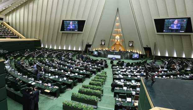 برلماني إيراني: طهران رفضت المشاركة في المفاوضات مع واشنطن لانعدام ثقتها بترامب 