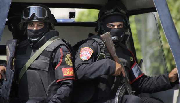 حقيقة إدعاء شخص بقيام أخر بالحفر والتنقيب عن الآثار في الشرقية 