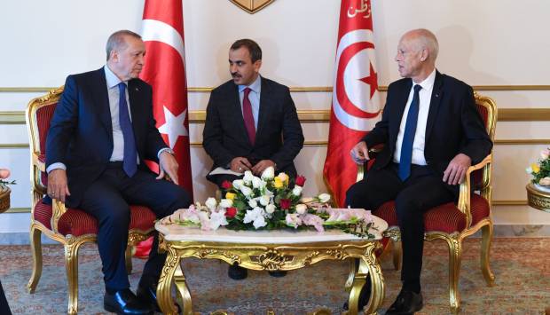 بعد زيارة أردوغان المشبوهة .. مؤتمر صحفى لوزير داخلية السراج بتونس اليوم   