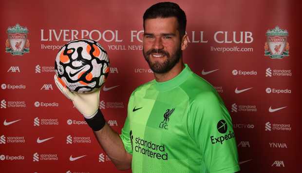 ليفربول يعقّد مهمة يوفنتوس لضم أليسون رغم رغبة الحارس في الرحيل 