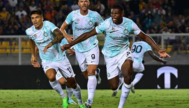 بعد تفعيل بند فسخ التعاقد.. إنتر ميلان يؤكد رحيل دومفريس إلى ريال مدريد 