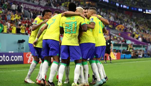 البرازيل تسجل الهدف الثاني في شباك منتخب مصر بالدقيقة 52 من عمر المباراة 