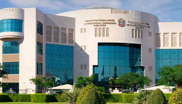 الإمارات تنفي تقارير إعلامية بشأن نقل أموال إلى إيران 