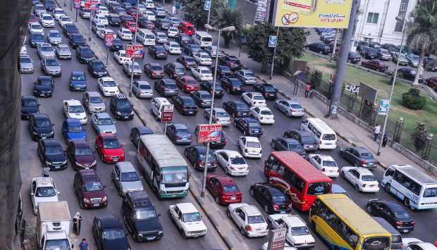 «صباحك ومطرحك».. كثافات مرورية أعلى كوبرى فيصل ويفضل سلوك شارع مراد 