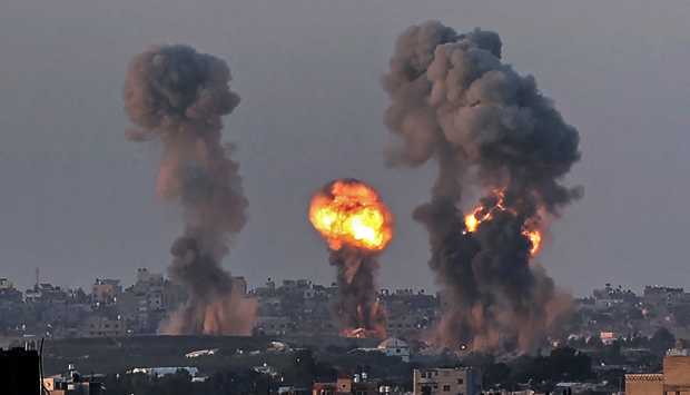 عاجل.. 4 شهداء في غارات إسرائيلية استهدفت بلدة بني سهيلا شرق خان يونس 