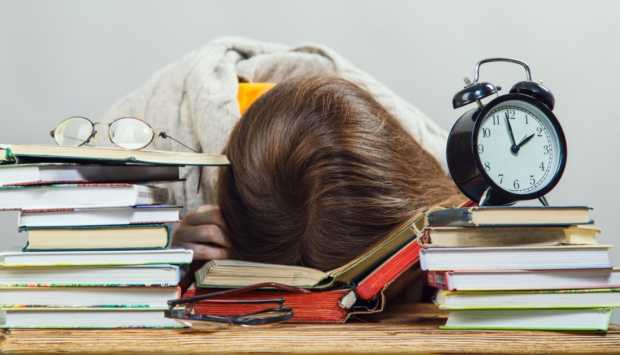 لطلاب الثانوية العامة.. كيف تتغلب على تشتت التركيز أثناء المراجعة؟ 