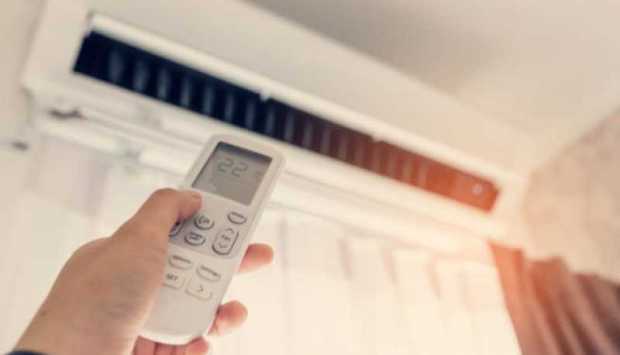 بسبب المروحة والتكييف.. طرق خفض استهلاك الكهرباء في الصيف 