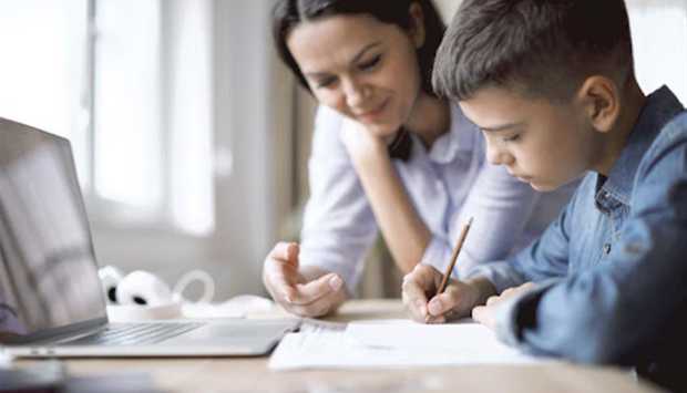 نصائح للأمهات لتقليل التوتر لدى الأبناء في فترة ما قبل الامتحانات 