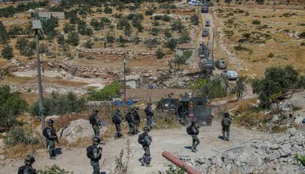 عاجل.. قوات الاحتلال الإسرائيلي تتوغل في قرى عدة بريف القنيطرة جنوبي سوريا 