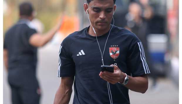 «نراهن عليك».. تفاصيل رسالة سيد عبد الحفيظ لـ أشرف بن شرقي 