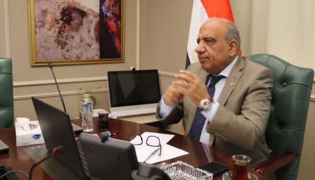 عصمت: البنك الأوروبي شريك نجاح رئيسي في تطوير شبكة الكهرباء ومشروعات الطاقة 