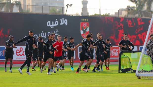 خاص.. كواليس تواصل الأهلي مع نجمه السابق للعودة في الصيف 