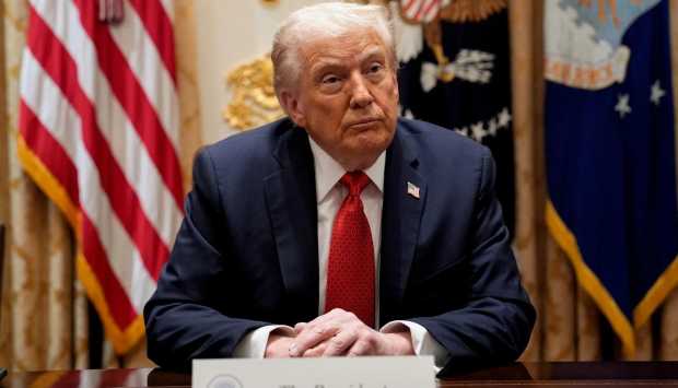 الإيكونومست: ترامب يحاصر فنزويلا وأسعار النفط ترتفع 