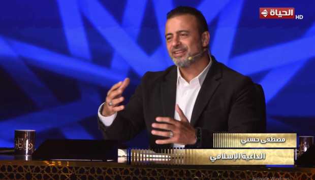 «دولة التلاوة».. مصطفى حسني: الإعجاب الحقيقي يبدأ من البيت 