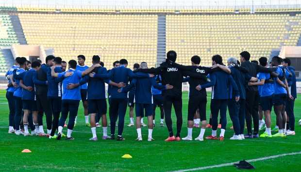جلسة فنية بين عبدالرؤوف ولاعبي الزمالك قبل مواجهة حرس الحدود بكأس عاصمة مصر 