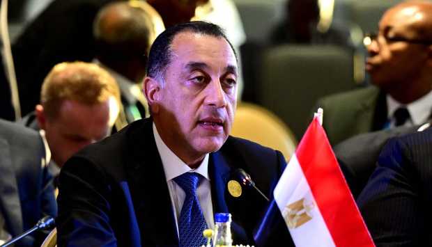 مدبولي يستعرض مقترحات تطوير المنطقة المحيطة بالقلعة ومنطقة الزبالين بالقاهرة 