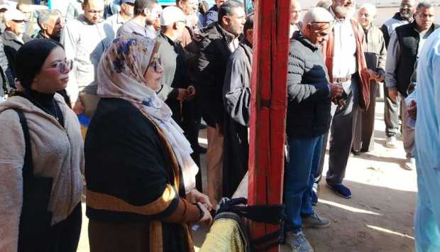 الناخبون يتوافدون مبكرًا.. إقبال على التصويت في جولة الإعادة 