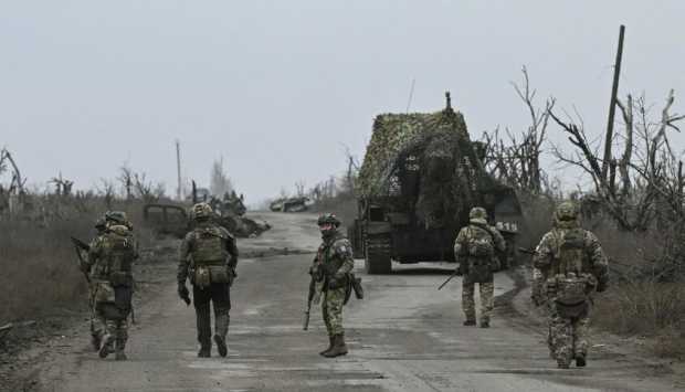 أوكرانيا: استهدفنا قطارا في شبه جزيرة القرم كان محملا بالوقود للجيش الروسي 