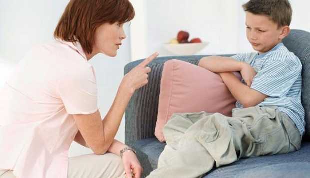 نصائح من ذهب.. كيف تعلمين طفلك حماية نفسه في المدرسة والشارع؟ 