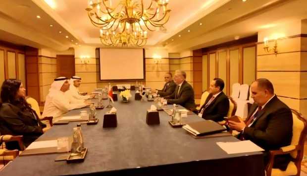 وزير البترول يبحث تعزيز التعاون في مجالات الطاقة والبترول والبتروكيماويات مع نظيره البحريني 