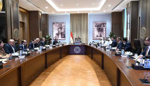 مدبولي يبحث استثمارا قطريا لإنتاج وقود الطائرات المستدام 