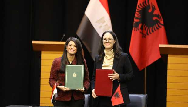 مصر وألبانيا توقعان مذكرة تفاهم لتعزيز التعاون الاقتصادي والتنموي (صور) 