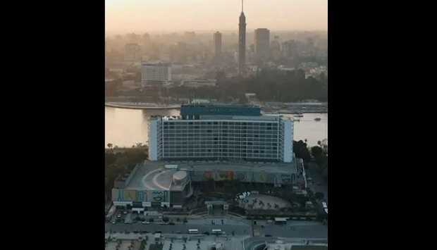 فندق النيل ريتز-كارلتون.. تاريخ من الفخامة بقلب القاهرة (فيديوجراف) 