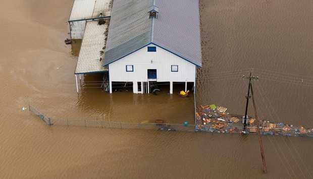 انهيار سد في واشنطن.. وتحذيرات من فيضانات مفاجئة 