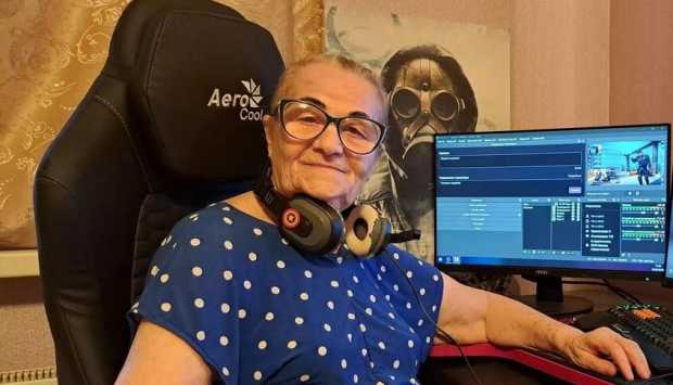 جدة روسية بعمر 77 عامًا تفوز بجائزة عالمية في ألعاب الفيديو 