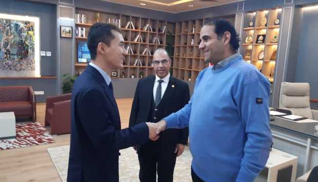 رئيس جامعة بورسعيد يبحث تعزيز التعاون الأكاديمي مع معهد كونفوشيوس 