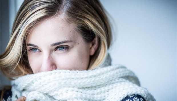 أفضل الطرق لمكافحة جفاف الشعر والبشرة في فصل الشتاء 