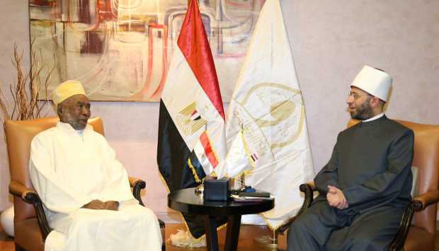 مفتي جزر القمر يشيد بمبادرات وزارة الأوقاف المصرية في محاربة الفكر المتطرف 