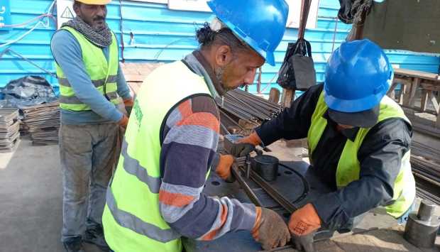 استخراج شهادات مهارة ومزاولة حرفة للعمالة غير المنتظمة في مترو الإسكندرية 