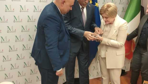 وزير العمل ونظيرته الإيطالية يقرران إنشاء مركز لتأهيل وتوظيف العمالة 