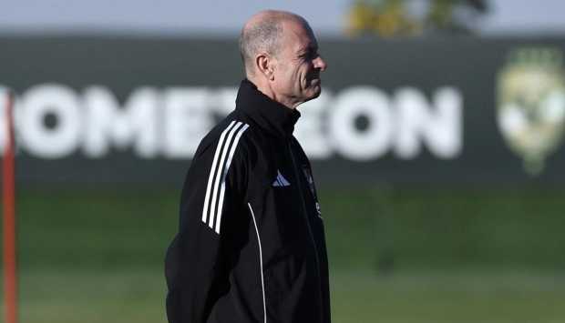 تشكيل الأهلي المتوقع أمام سيراميكا.. مفاجآت ييس توروب لتحقيق الفوز الأول 