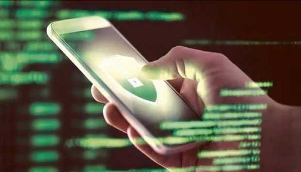 كيف تؤثر التطبيقات الخطيرة على أمان مستخدمي جوجل بلاي؟.. خبير يجيب 